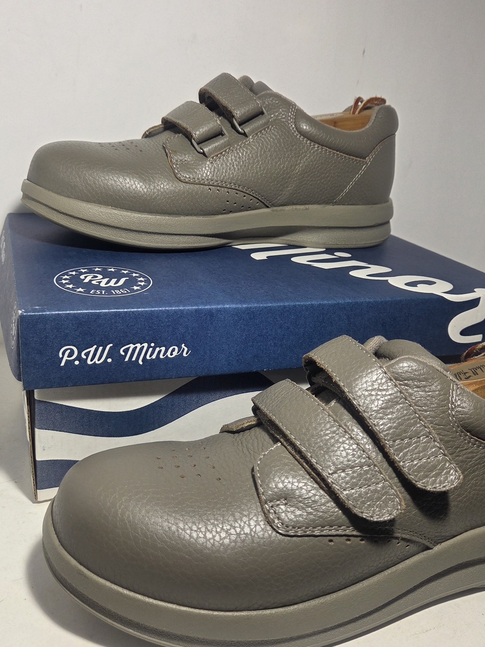 P.W. Minor Men's Leisure Strap DX2 II Taupe Leather Walking Shoes 9.5M w/box - Picture 2 of 10